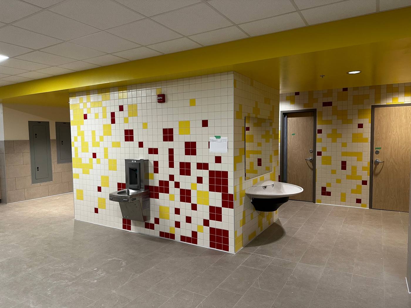 Sherwood Elementary School, feature wall tile at water station